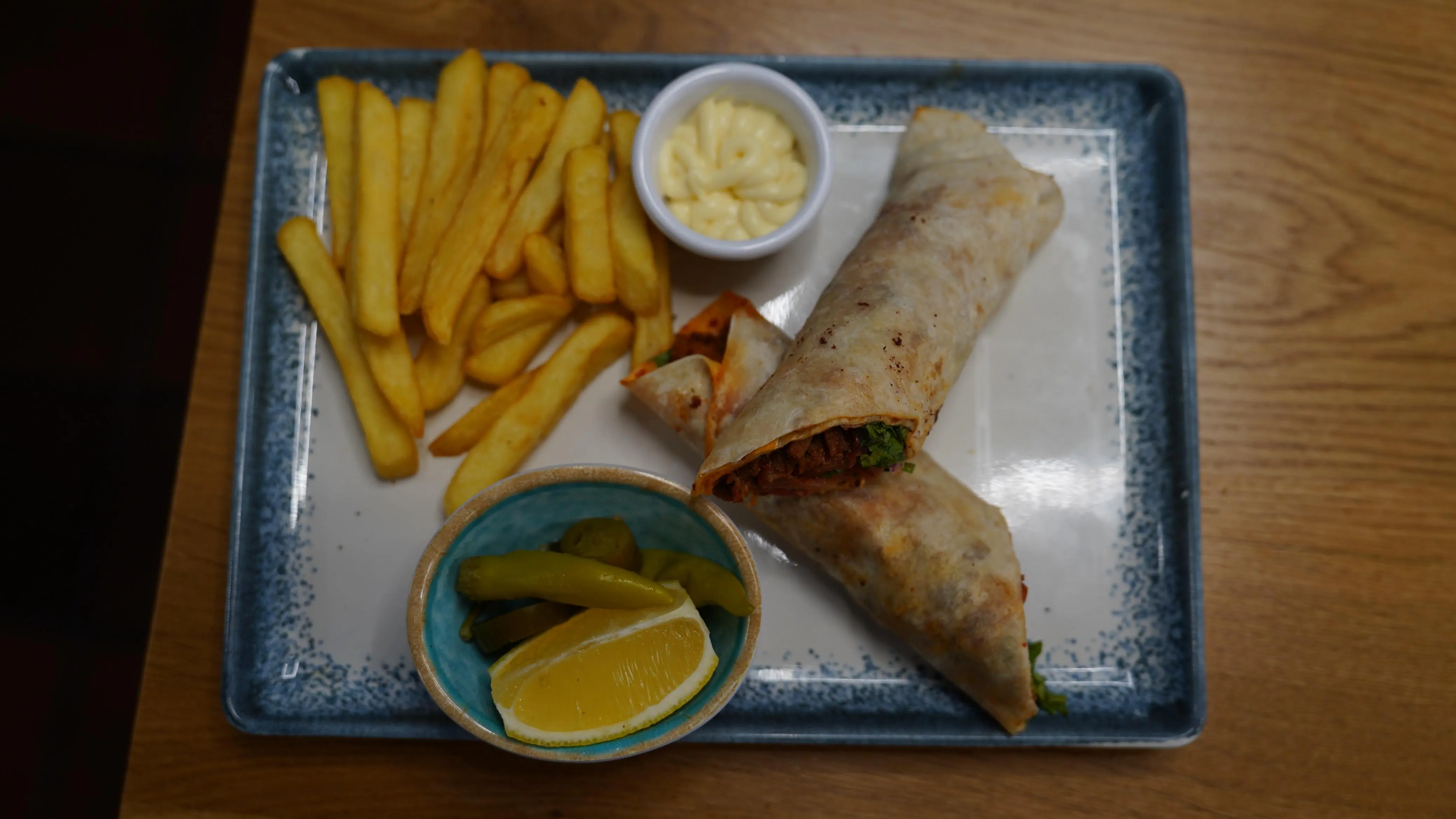 Iskender kebab met tomatensaus en yoghurt bij Tantunio in Groningen